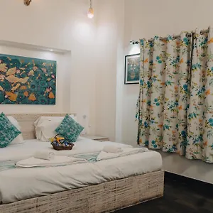Safarnama - A Boutique Bed & Breakfast