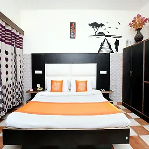 ** Hotel Plaza 7 India